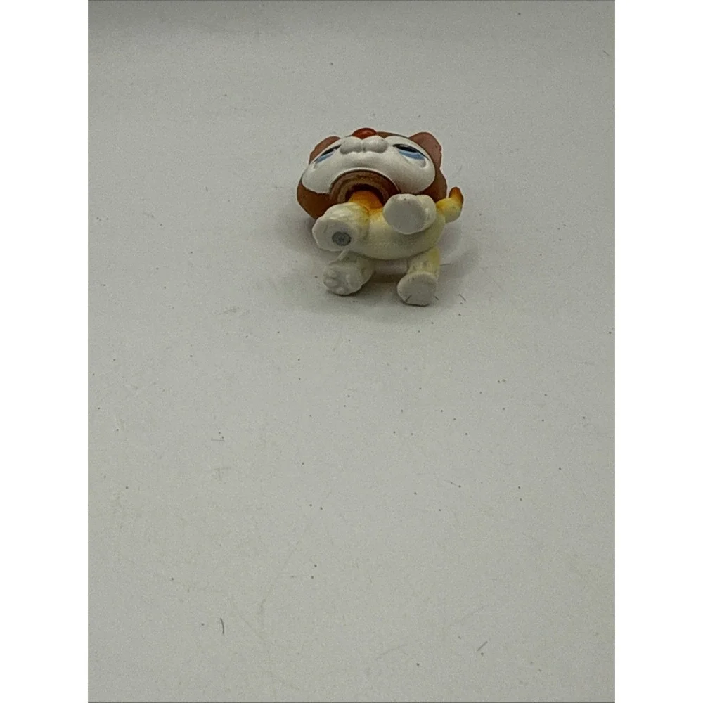 Littlest Pet Shop  LPS TAN BROWN STRIPE HUSKY DOG BLUE EYES # 341‎ Blue Magnet
